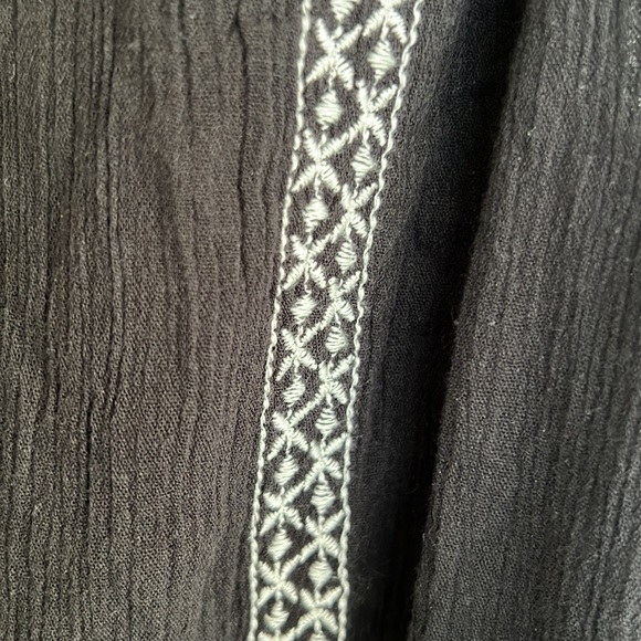 Black sleeveless dress. - Picture 4 of 4